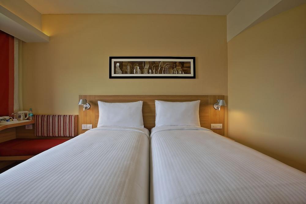 Hotel Ibis Bengaluru Hosur Road - An Accor Brand Exteriér fotografie